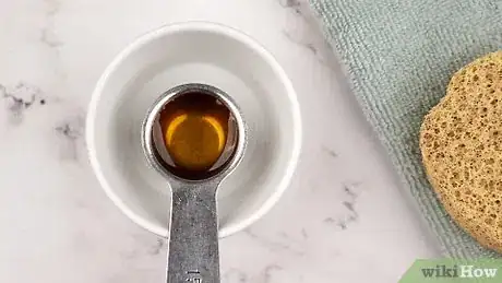 Imagen titulada Make Honey Lip Scrub Step 1
