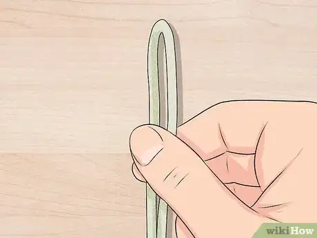 Imagen titulada Tie Paracord Knots Step 1