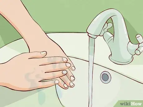 Imagen titulada Have Beautiful Nails Step 7