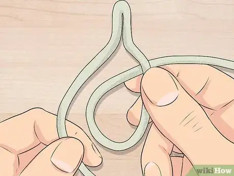 Imagen titulada Tie Paracord Knots Step 2