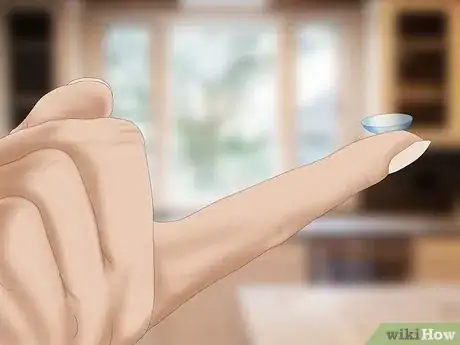 Imagen titulada Put Contact Lenses in Your Child's Eyes Step 3