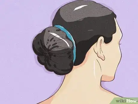 Imagen titulada Do a Doughnut Bun Without a Doughnut Step 9