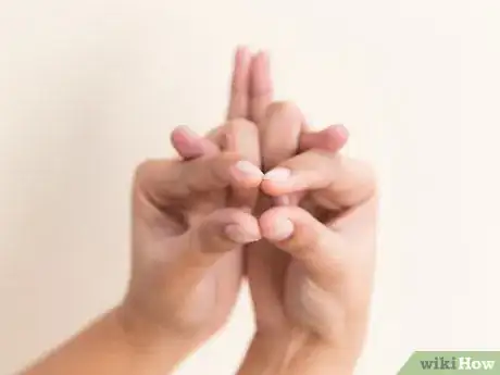 Imagen titulada Do a Snake Hand Trick Step 15