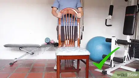 Imagen titulada Do an Abs Workout in a Chair Step 1
