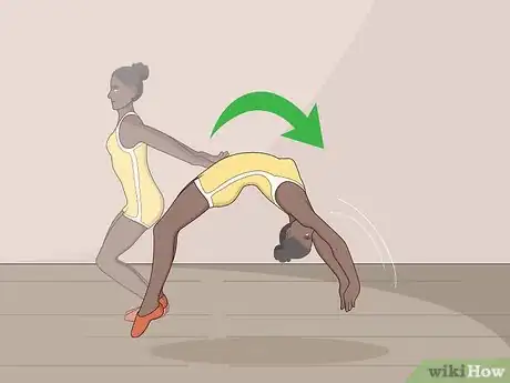 Imagen titulada Do a Roundoff Back Handspring Step 11