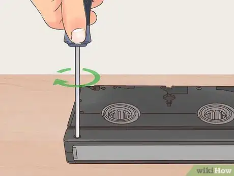 Imagen titulada Clean VHS Tapes Step 5