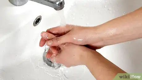Imagen titulada Remove Shellac Nail Polish Step 15