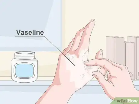 Imagen titulada Heal Dry Cracked Hands Step 4