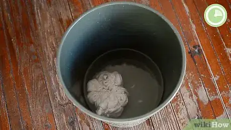 Imagen titulada Spiral Tie Dye Step 10