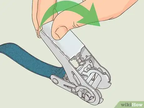 Imagen titulada Use Ratchet Straps Step 1