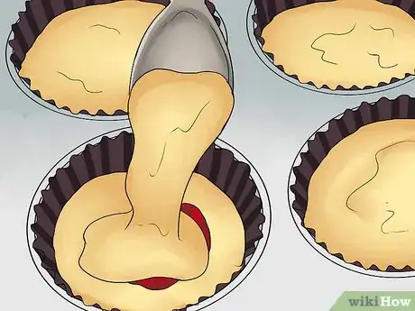 Imagen titulada Add Filling to a Cupcake Step 24