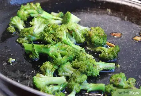Imagen titulada Cook Tenderstem Broccoli Step 6
