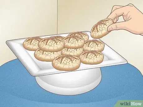 Imagen titulada Decorate for a Graduation Party Step 19