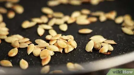 Imagen titulada Shell Pumpkin Seeds Step 12