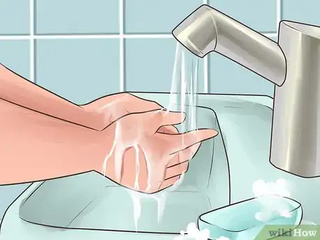 Imagen titulada Heal from a Skin Biopsy Step 5