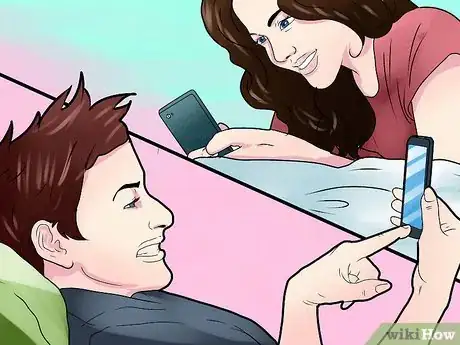 Imagen titulada Flirt Through Text Messages Step 9