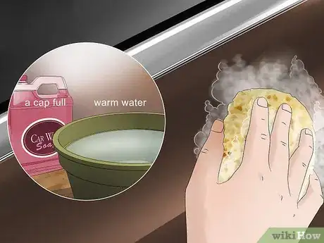 Imagen titulada Get Glue off a Car Step 1