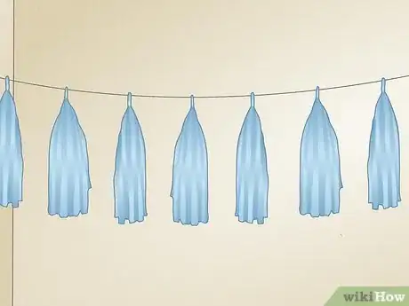 Imagen titulada Decorate for a Graduation Party Step 4