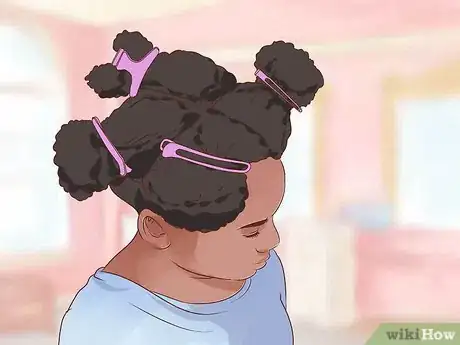 Imagen titulada Take Hair Extensions Out Step 17