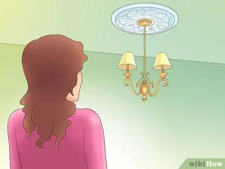 Imagen titulada Put Up a Ceiling Rose Step 12