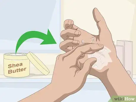 Imagen titulada Heal Dry Cracked Hands Step 2
