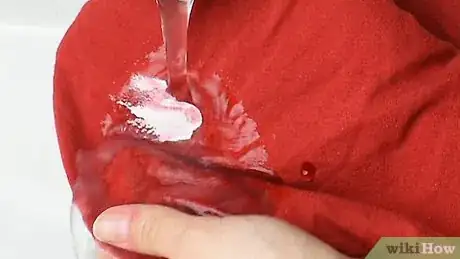 Imagen titulada Remove Acrylic Paint Step 1