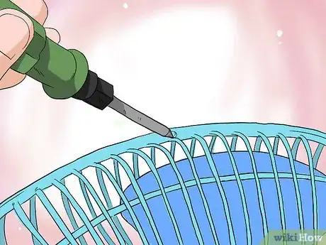 Imagen titulada Clean An Oscillating Round Fan Step 2
