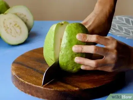 Imagen titulada Eat Guava Step 6