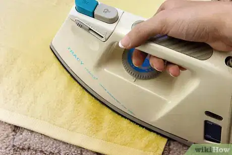 Imagen titulada Dye Fabric With Tea Step 9