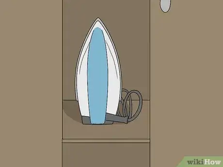 Imagen titulada Clean an Iron with Salt Step 9