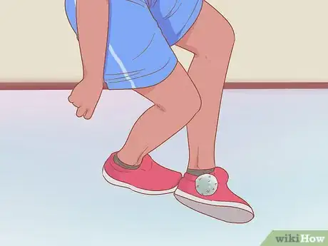 Imagen titulada Play Hacky Sack Step 5