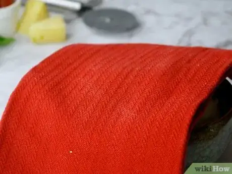Imagen titulada Make Pepperoni Pizza Step 7
