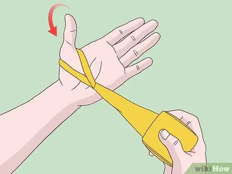 Imagen titulada Wear Hand Wraps Step 1