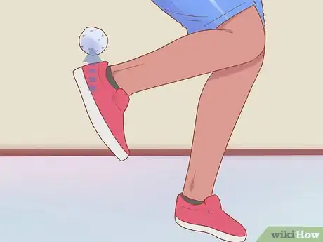 Imagen titulada Play Hacky Sack Step 2
