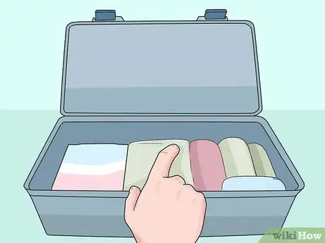 Imagen titulada Make a First Aid Kit for Camping Step 12
