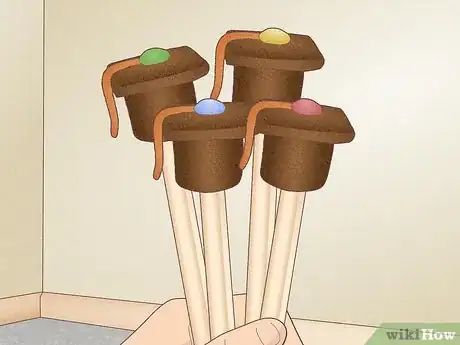 Imagen titulada Decorate for a Graduation Party Step 16