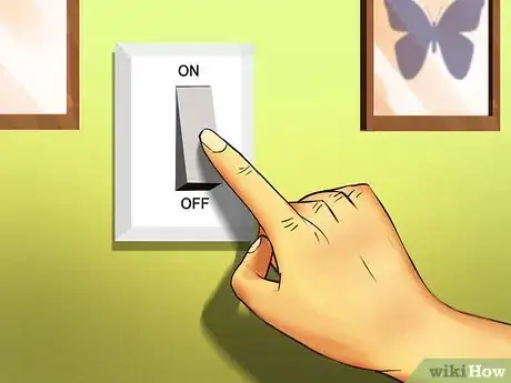 Imagen titulada Avoid Getting Hit by Lightning Step 7