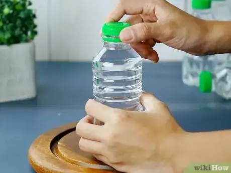 Imagen titulada Open a Bottle of Water Step 18