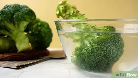 Imagen titulada Clean Broccoli Step 10