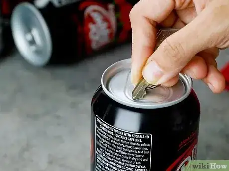 Imagen titulada Open a Soda Can Step 7