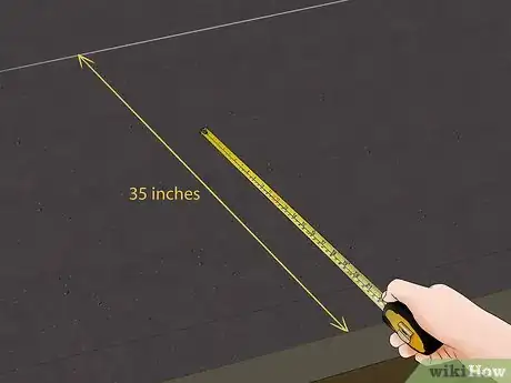 Imagen titulada Apply Rolled Roofing Step 6