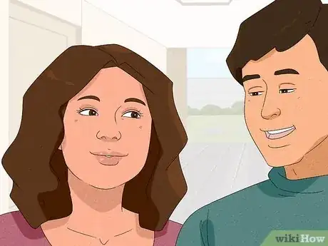Imagen titulada Signs a Woman Is Sexually Attracted to You Step 1