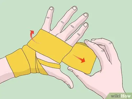 Imagen titulada Wear Hand Wraps Step 3