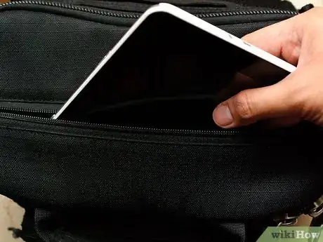 Imagen titulada Pack Your Carry on Bag Step 7