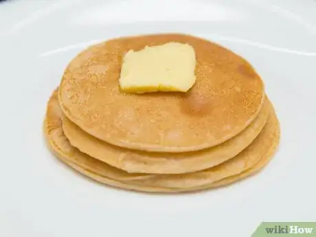 Imagen titulada Eat Pancakes Step 8