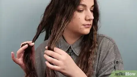 Imagen titulada Make Hair Naturally Wavy Step 12