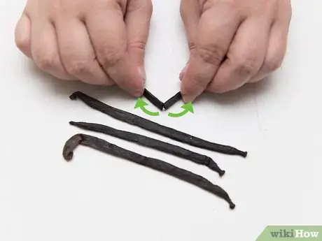 Imagen titulada Use a Vanilla Bean Step 1