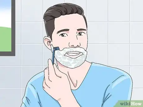 Imagen titulada Wear a Gas Mask Step 1