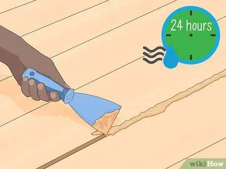 Imagen titulada Fill in Gaps in Wooden Floors Step 16