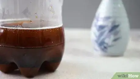 Imagen titulada Make a Plastic Bottle Mosquito Trap Step 9
